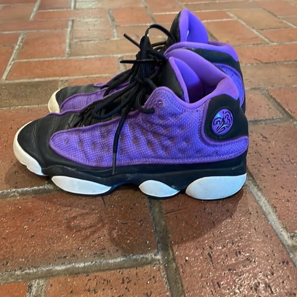 Jordan Kids Retro Venom Purple and Black Sneakers - Picture 6 of 6